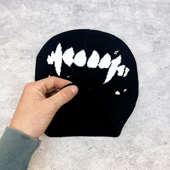 grunge gothic punk vintage dog teeth beanie - Picture 3 of 5